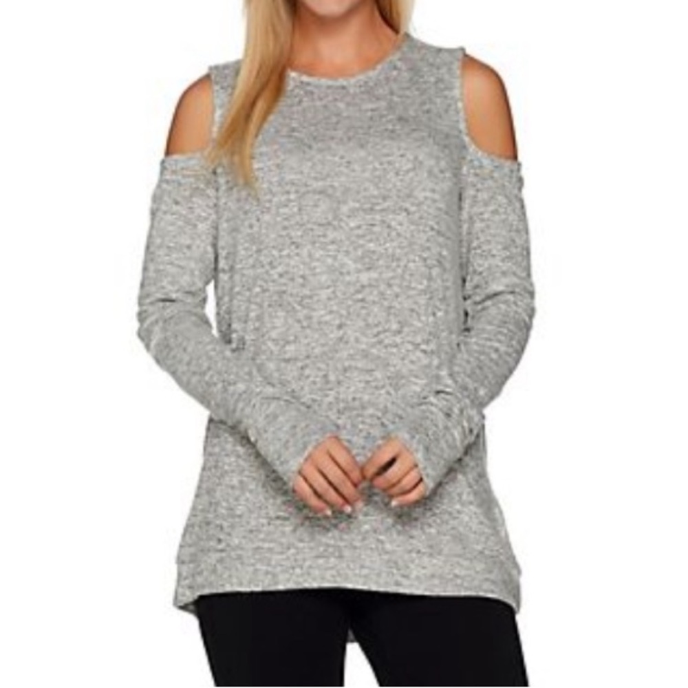 AnyBody Brushed Hacci Cold-Shoulder Top. Gray. Size 2X.